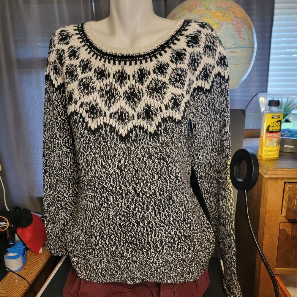 Black And White Sweater Sz L By Bass